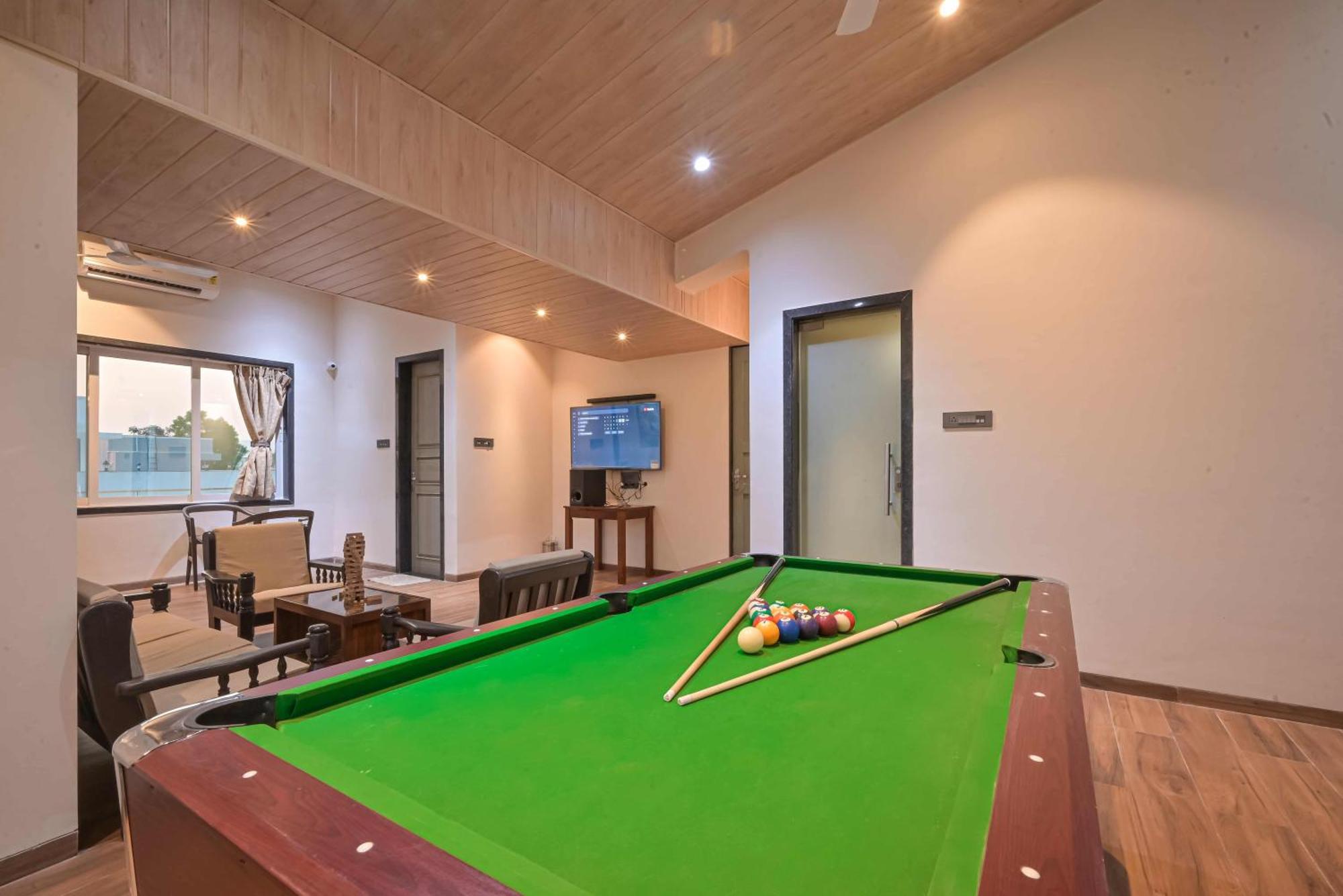 Elegant Villa By Tropicana Stays 로나발라 외부 사진