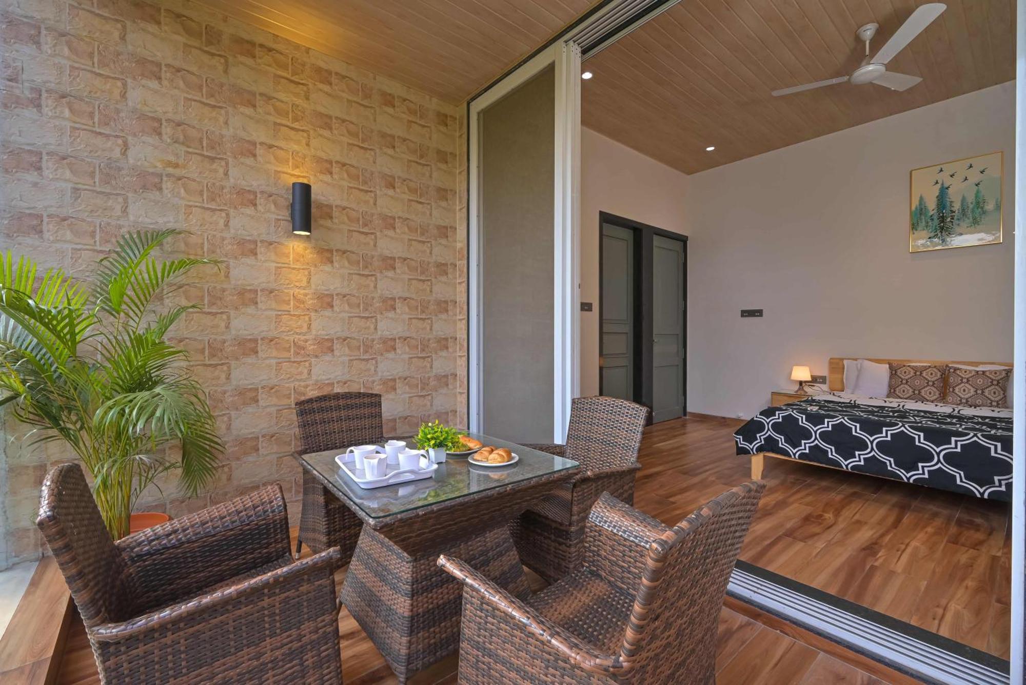 Elegant Villa By Tropicana Stays 로나발라 외부 사진