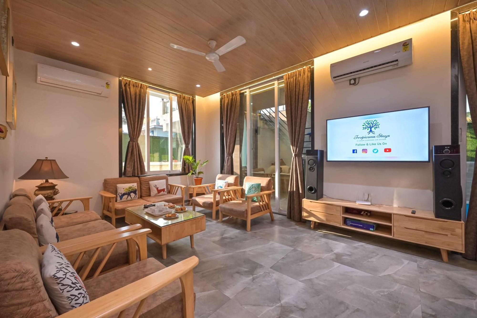Elegant Villa By Tropicana Stays 로나발라 외부 사진