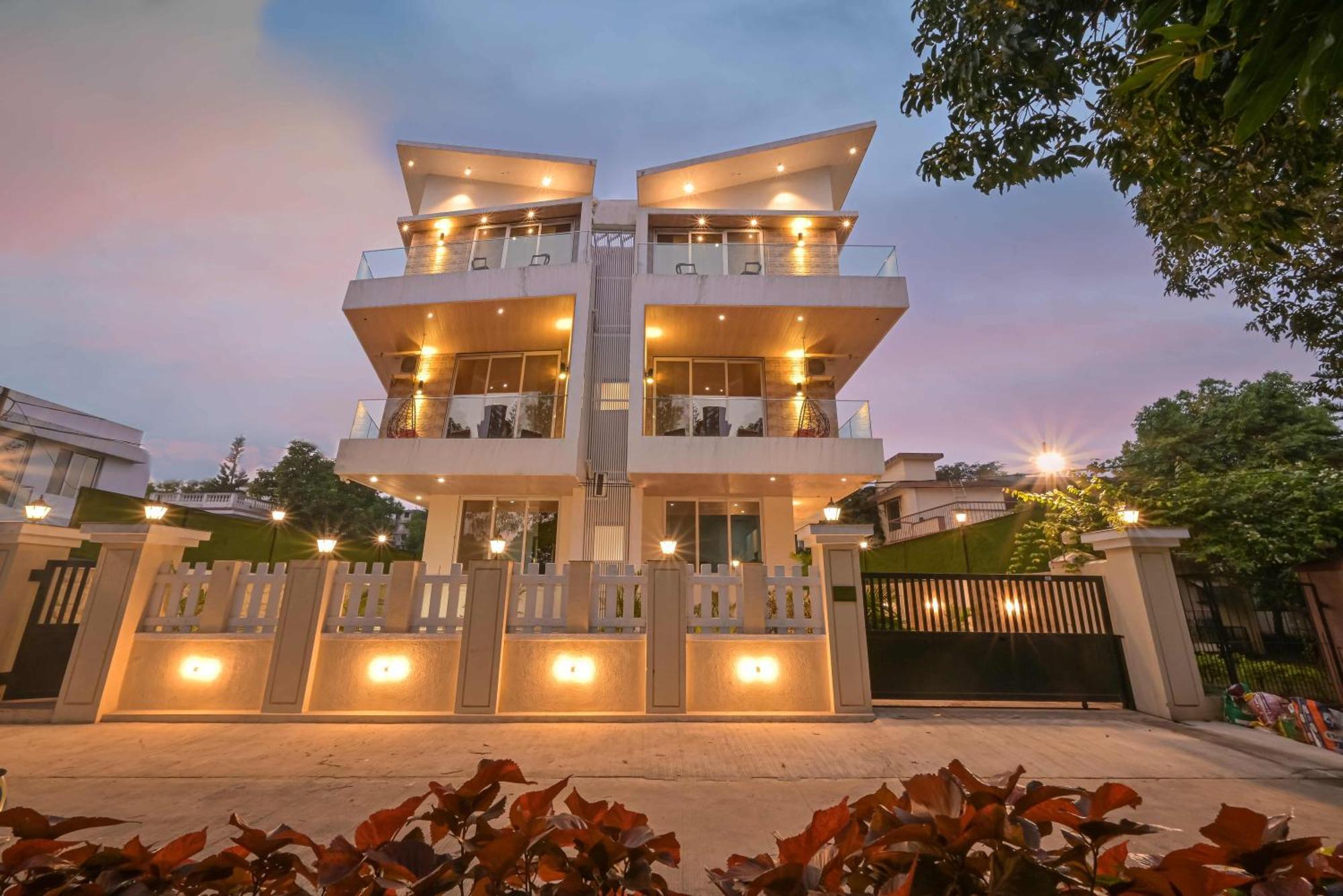 Elegant Villa By Tropicana Stays 로나발라 외부 사진